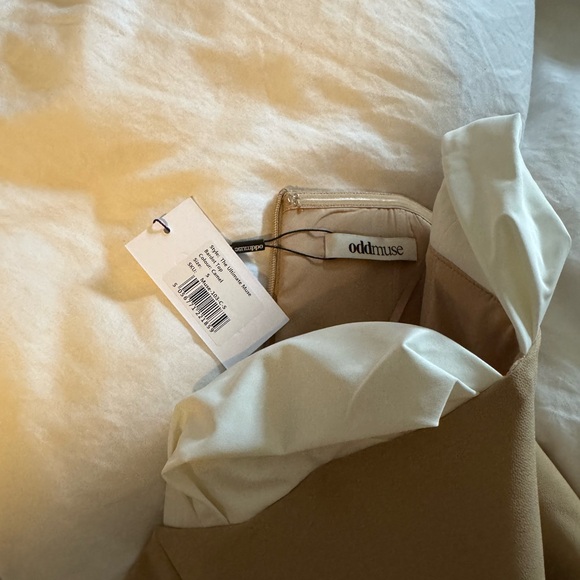 Odd Muse London Elegant Tan and White Strapless - Picture 9 of 11